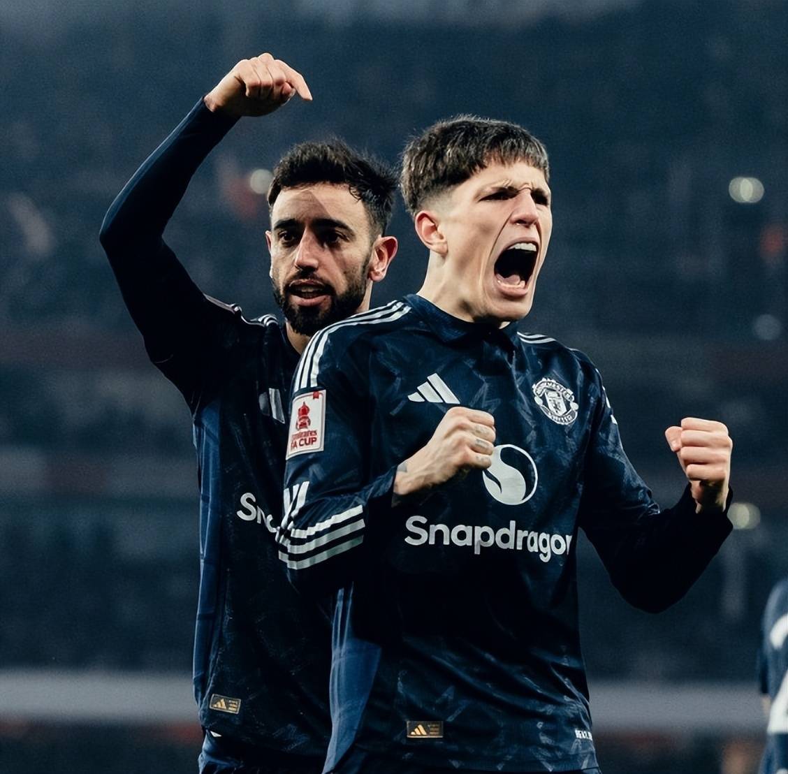 英雄联盟赛事-里程碑夜曼联迎来里程碑，葡超今晨刷纪录，球迷炸锅，赛程密集仍需轮换(曼联上一个英超冠军)